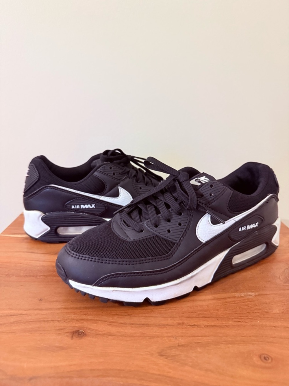 NIKE • Air Max Sneakers — Black & White